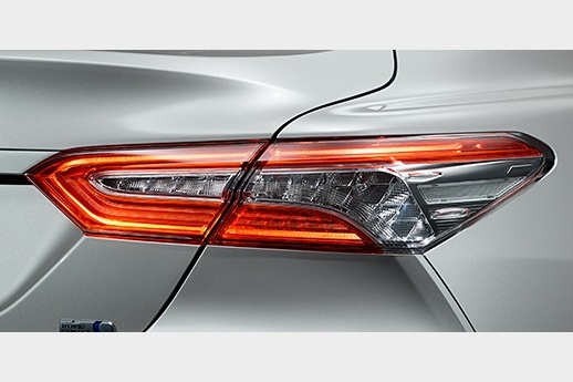 carlineup_camry_grade_grade1_4