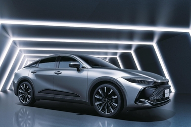 CROSSOVER RS“Advanced”(2.4Lターボハイブリッド車)