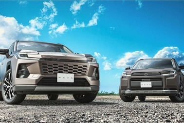 （左）：Z（ハイブリッド）