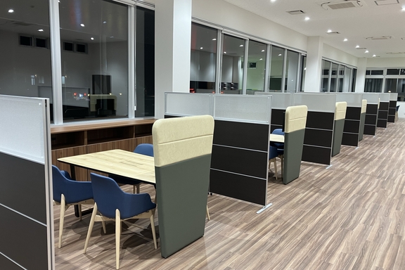 館林店　内観❶