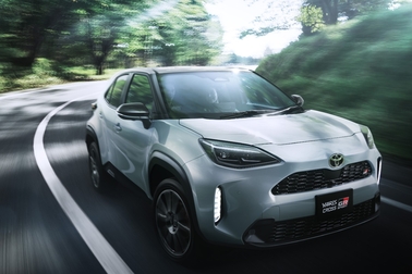 【モデル入り素材】GR SPORT（ハイブリッド・2WD）